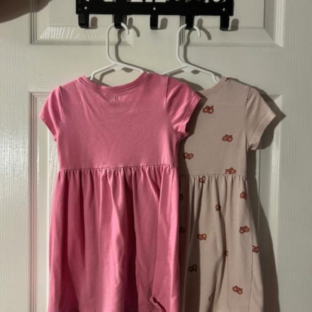 Set of 2 Girls Old Navy Short Sleeve Dresses Size 3T - Picture 2 of 4